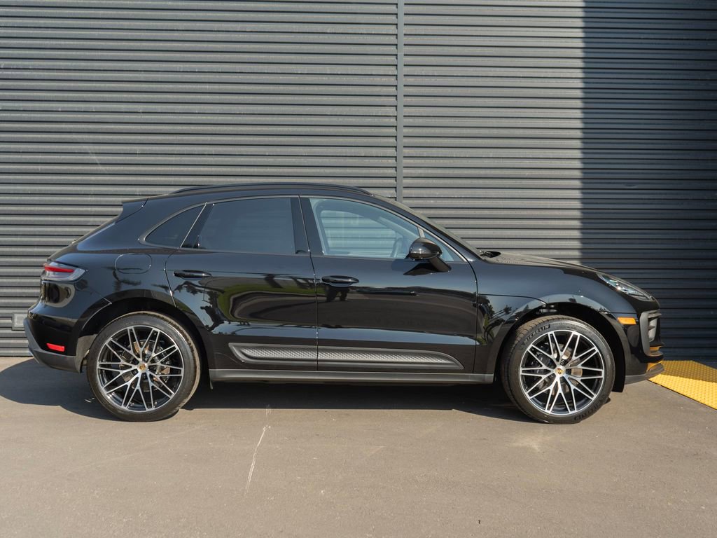 New 2025 Porsche Macan image 8