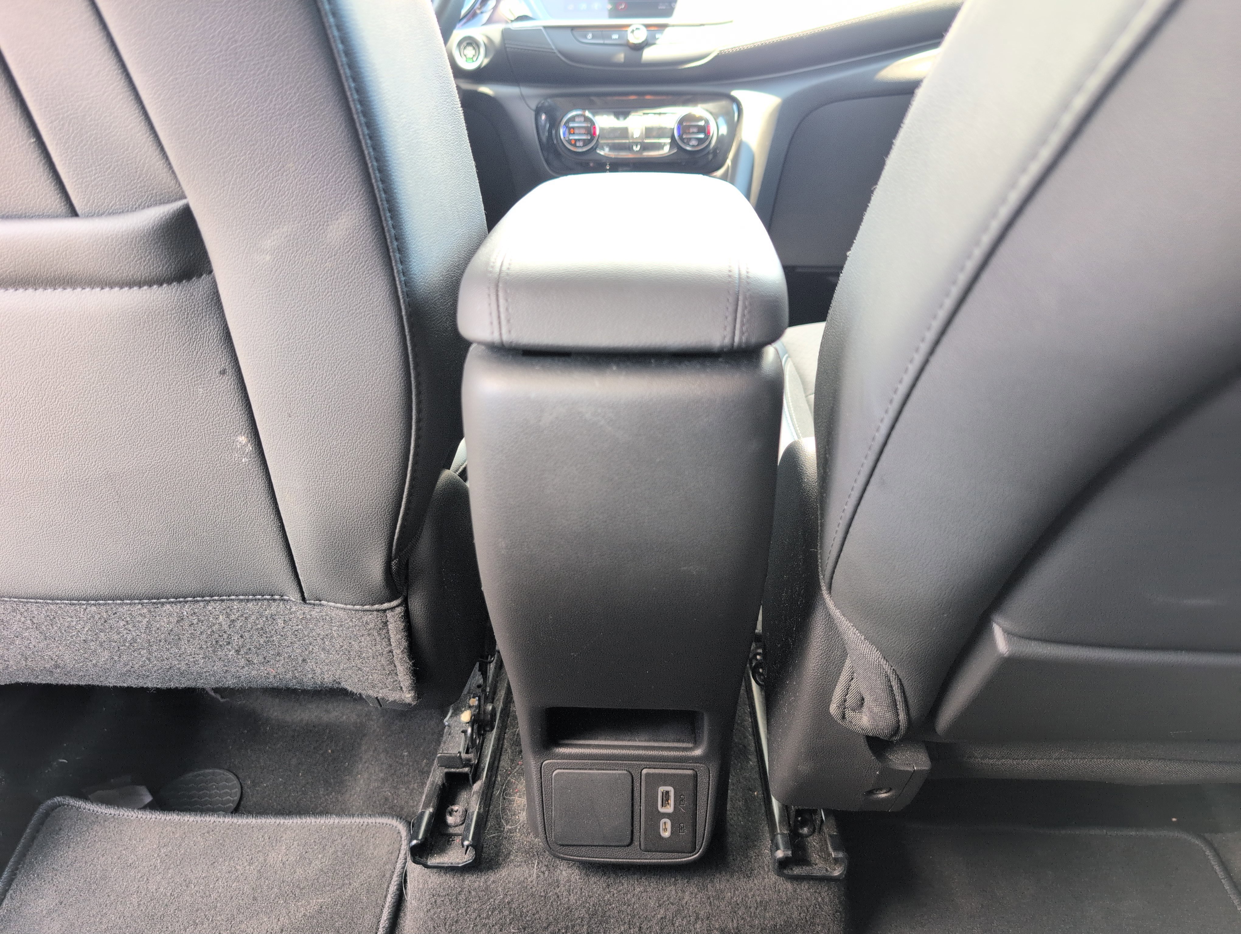 Used 2023 Buick Encore GX Select w/ Sport Touring Package FWD image 30