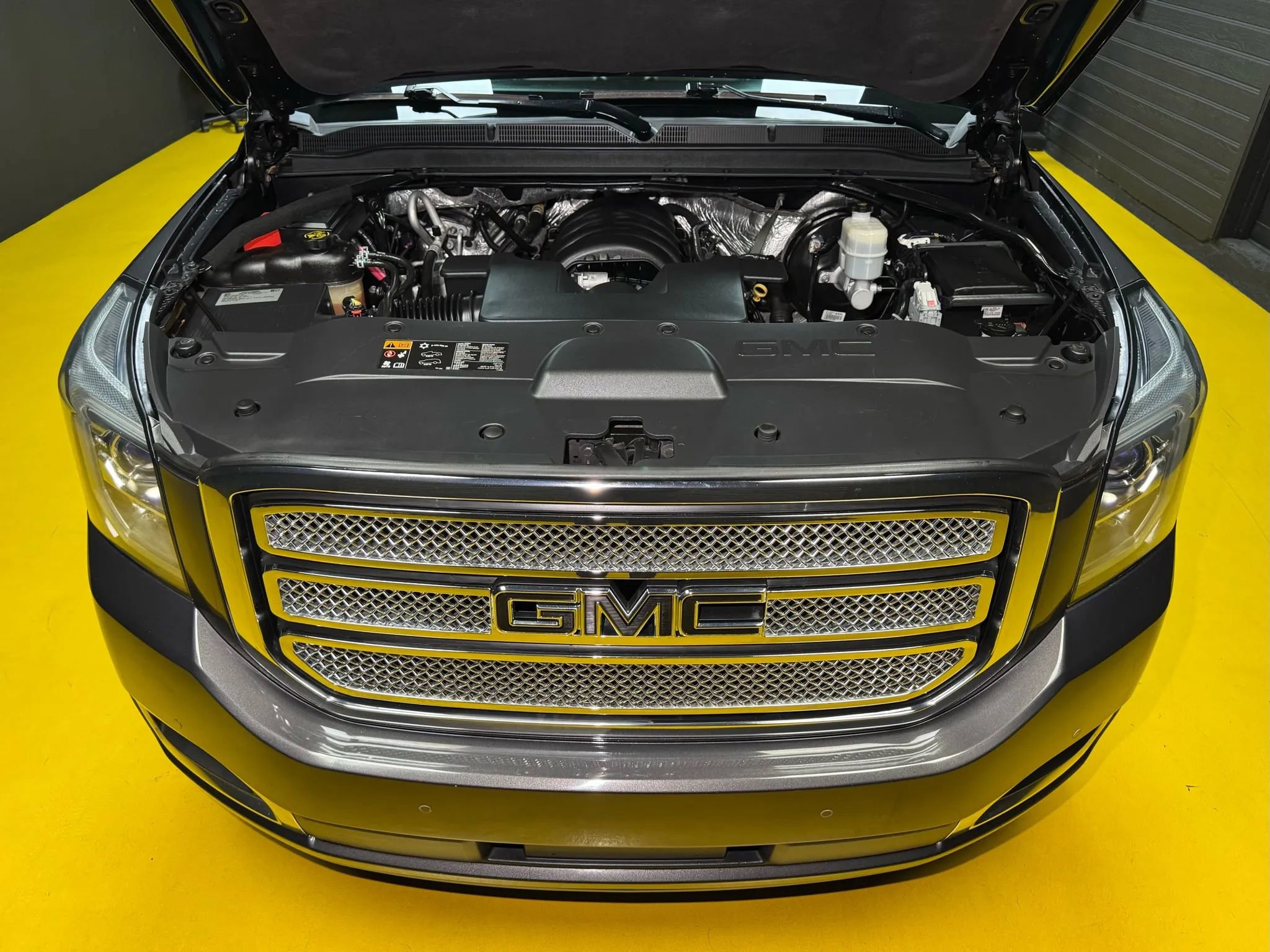 Used 2016 GMC Yukon SLE w/ HD Trailering Package image 57