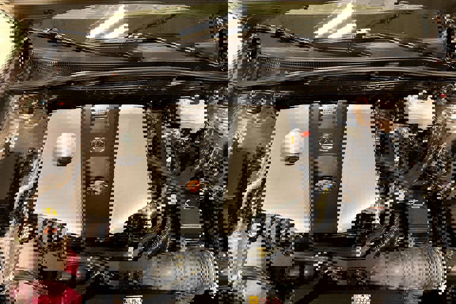 Used 2021 Lexus ES 300h Ultra Luxury w/ Accessory Package 2 image 29