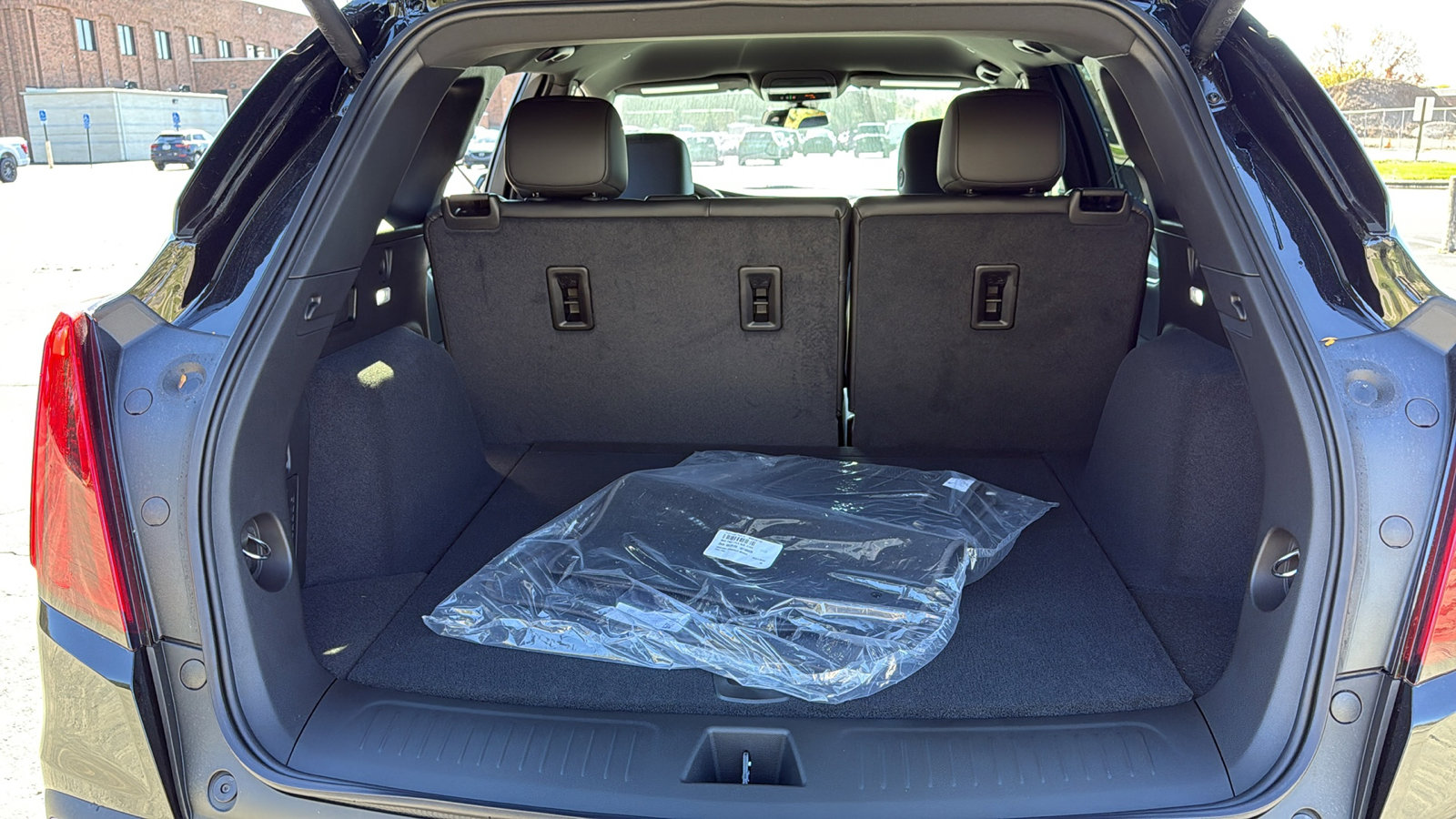 New 2025 Cadillac XT5 Luxury image 32