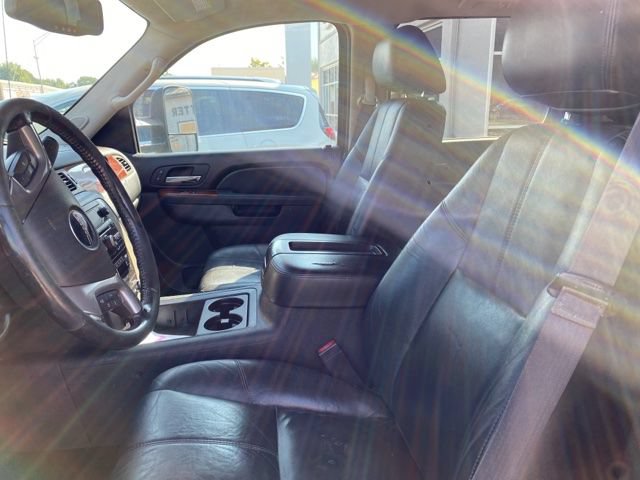 Used 2013 GMC Sierra 3500 SLT w/ SLT Convenience Package AWD/4WD image 4
