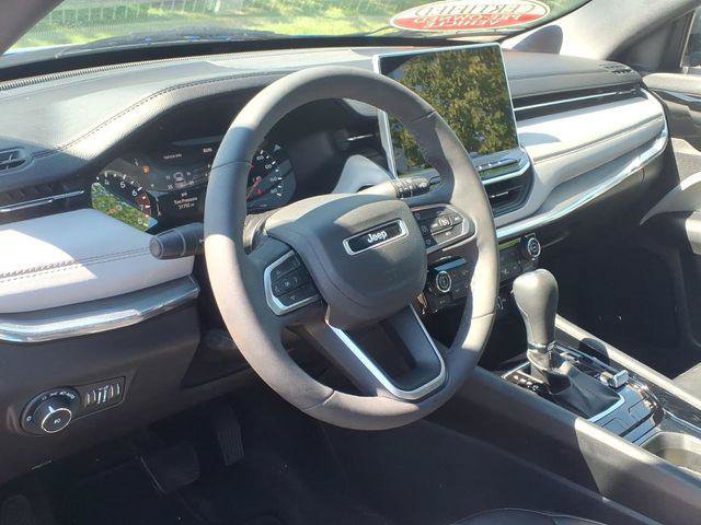 Certified 2023 Jeep Compass Limited w/ Sun and Sound Group AWD/4WD image 7