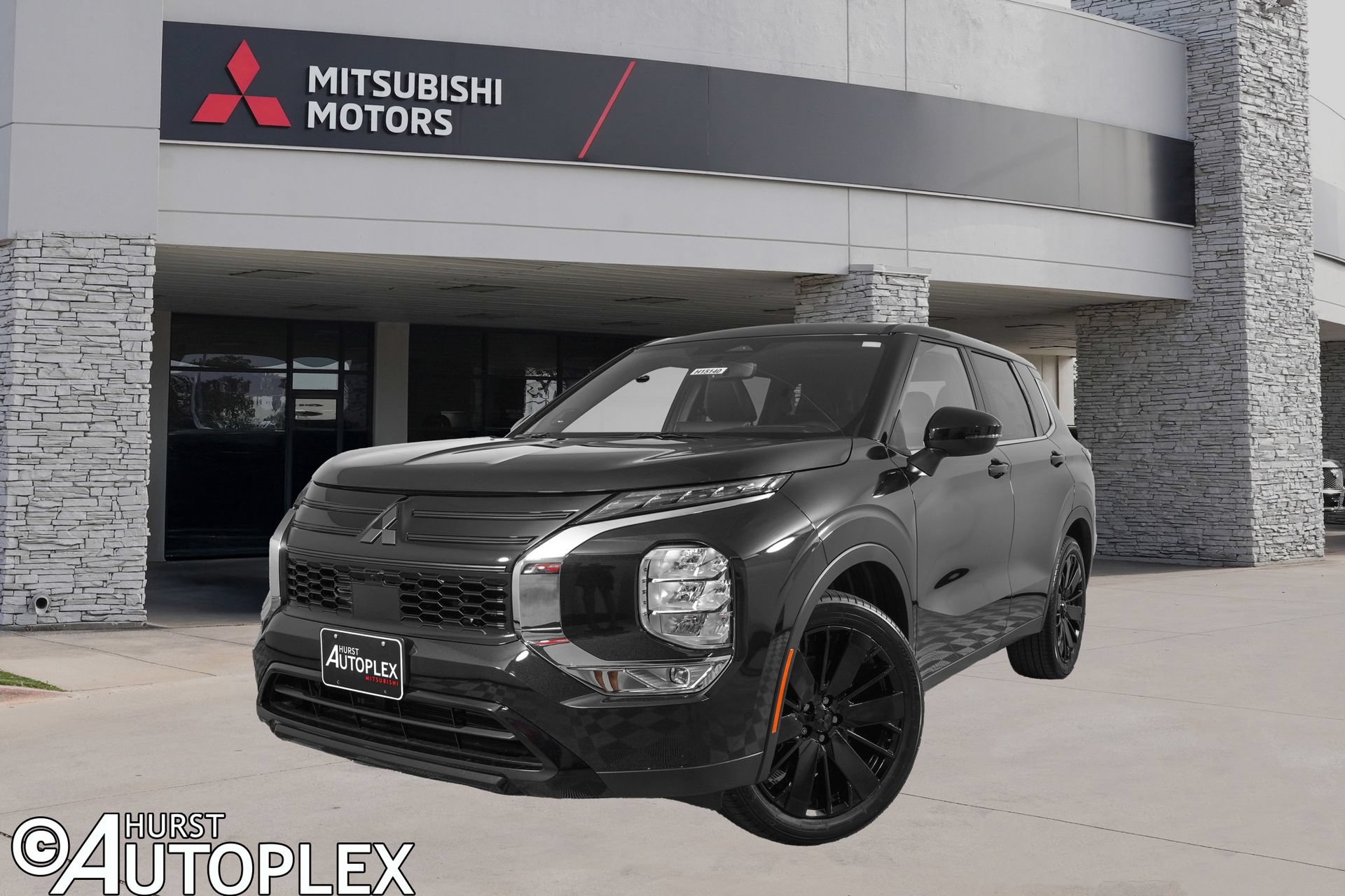 New 2026 Mitsubishi Outlander LE FWD image 1