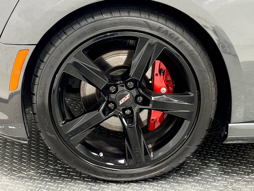 Used 2017 Chevrolet Camaro SS w/ LPO, Ground Effects Package RWD image 33