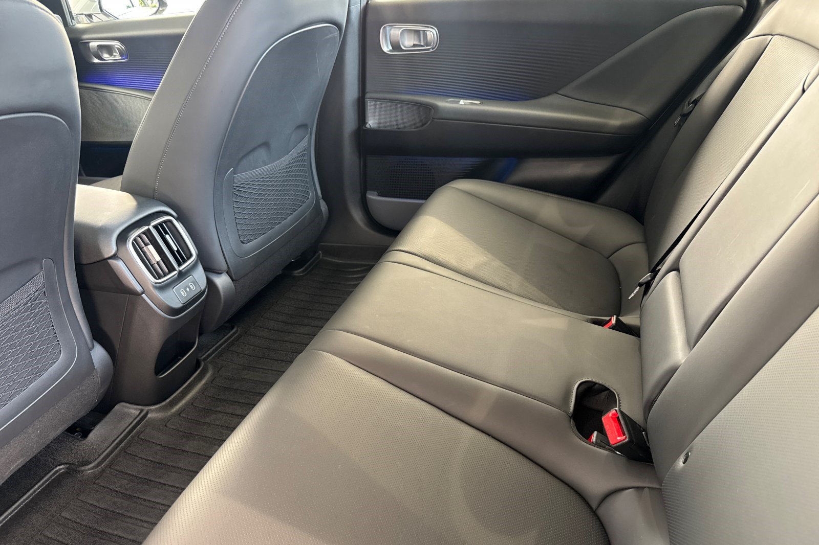 Used 2023 Hyundai Ioniq 6 Limited AWD/4WD image 15