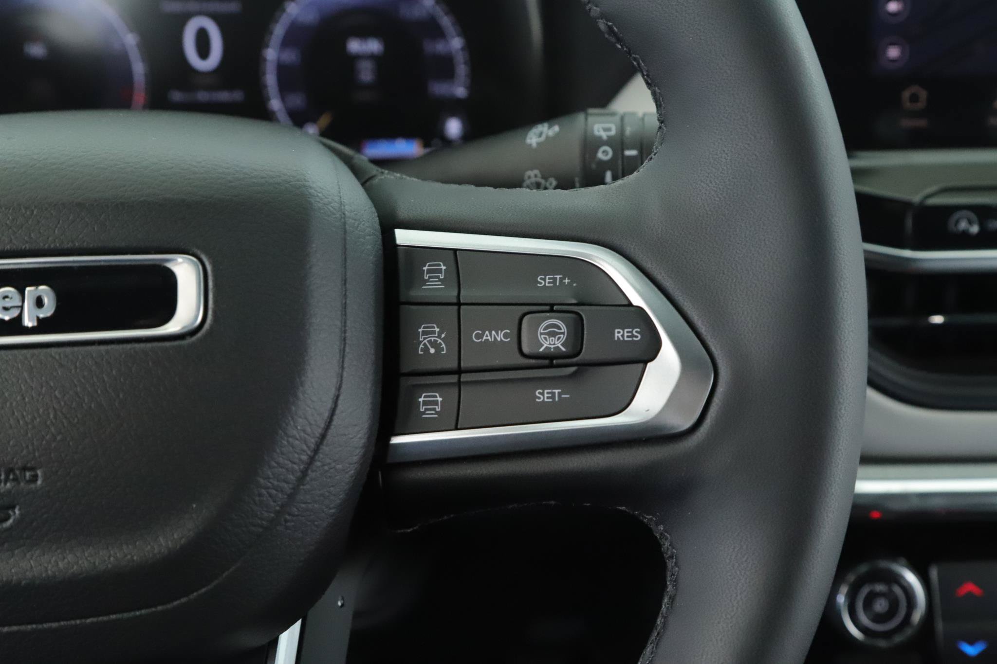 Used 2024 Jeep Compass Limited w/ Elite Group AWD/4WD image 8