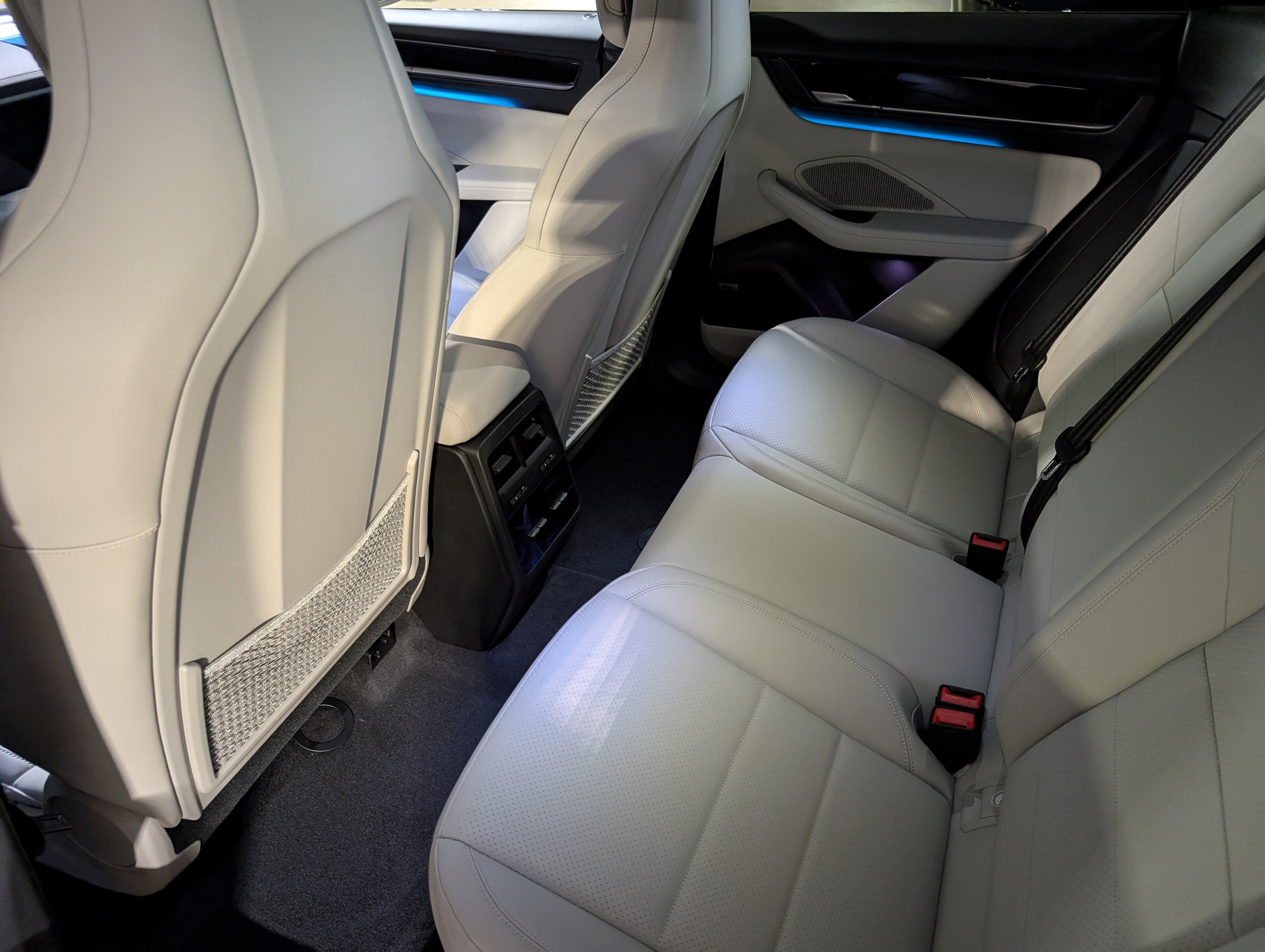 New 2026 Porsche Macan 4S Electric image 21