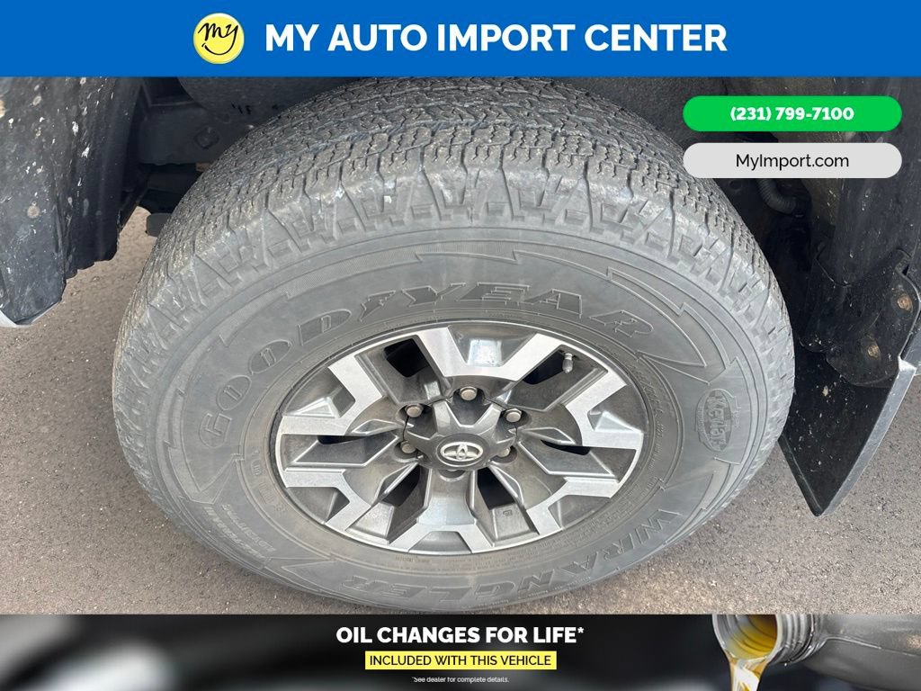Used 2018 Toyota Tacoma TRD Off-Road AWD/4WD image 6