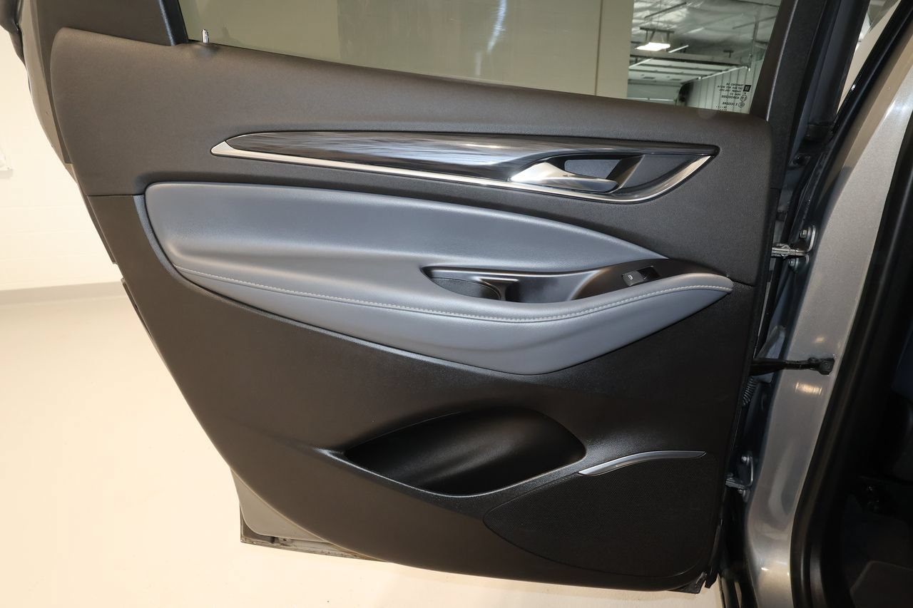 Used 2019 Buick Enclave Essence FWD image 11