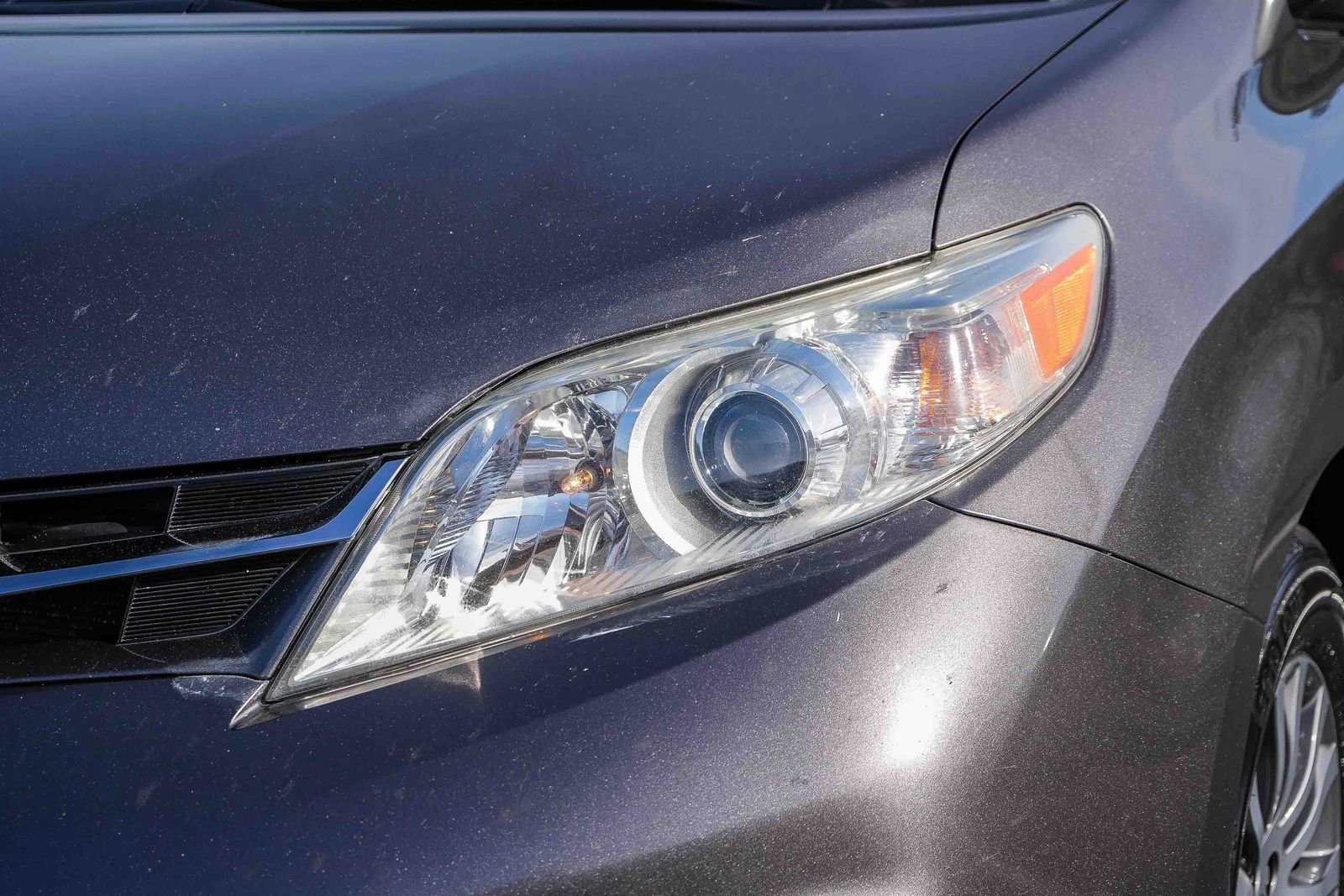 Certified 2019 Toyota Sienna XLE image 5