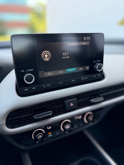 Used 2024 Honda HR-V LX image 12