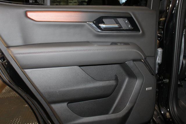 Used 2025 GMC Yukon Denali w/ Advanced Technology Package image 41