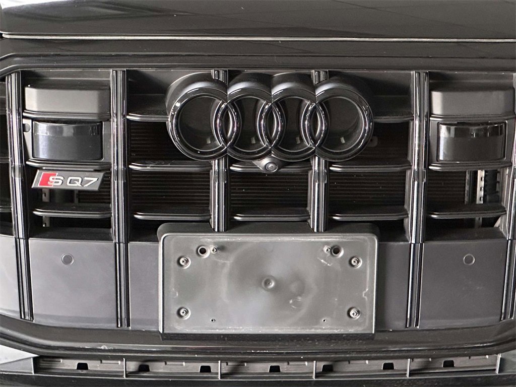 Used 2023 Audi SQ7 Prestige w/ Prestige Package image 9