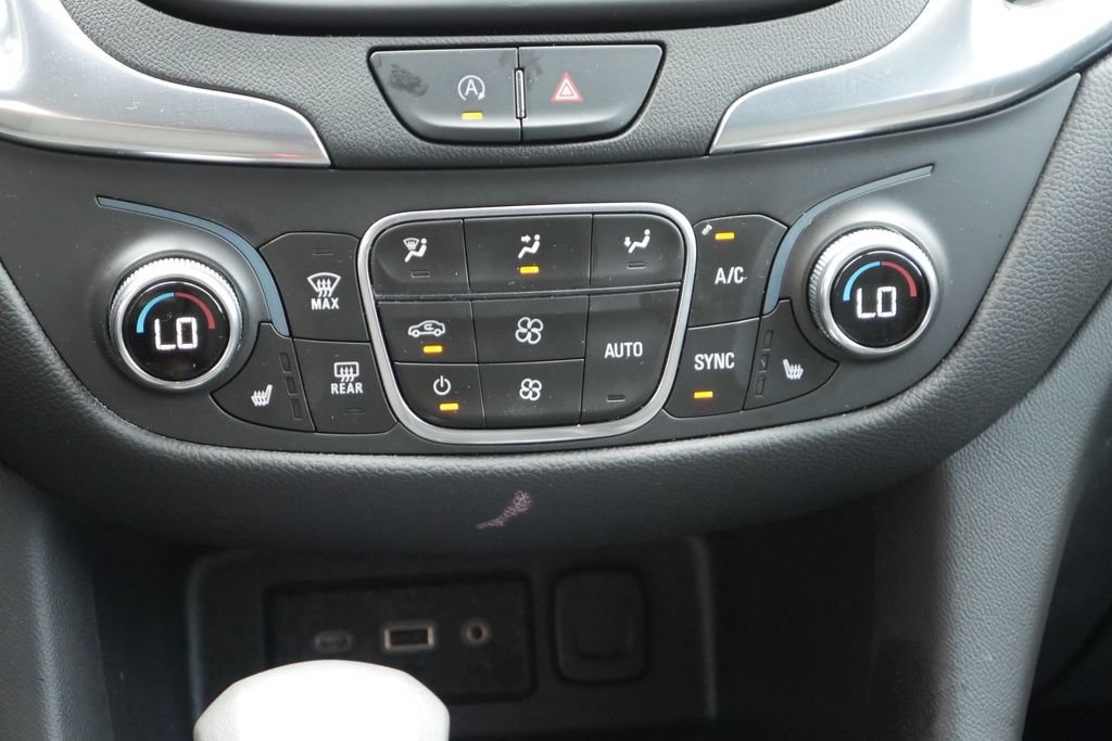Used 2022 Chevrolet Equinox LT FWD image 16
