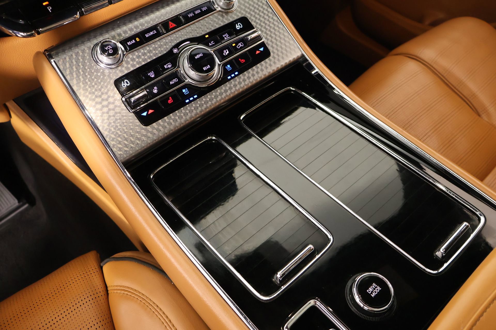 Used 2020 Lincoln Aviator Black Label w/ Dynamic Handling Package image 9