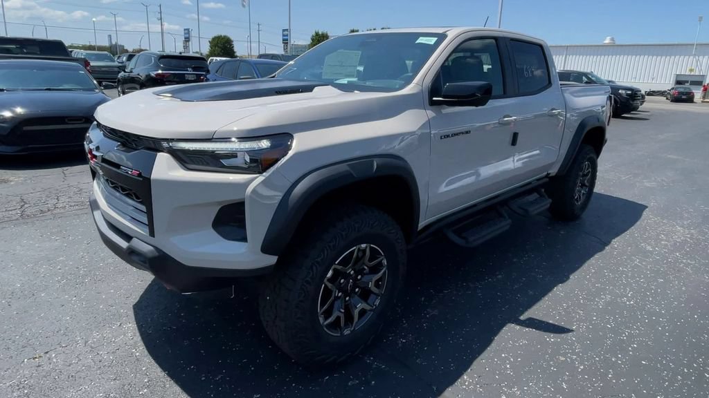 New 2026 Chevrolet Colorado ZR2 w/ Technology Package AWD/4WD image 6