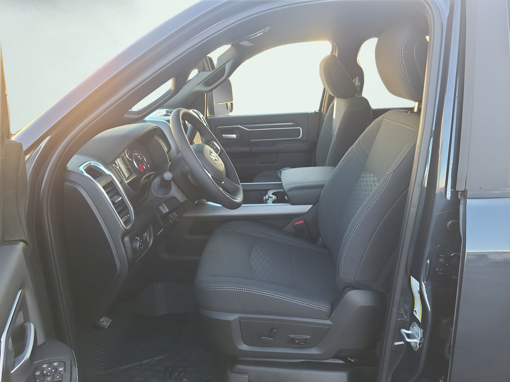 New 2026 RAM 2500 Big Horn AWD/4WD image 9