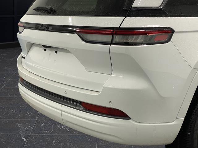 New 2026 Jeep Grand Cherokee Limited image 37