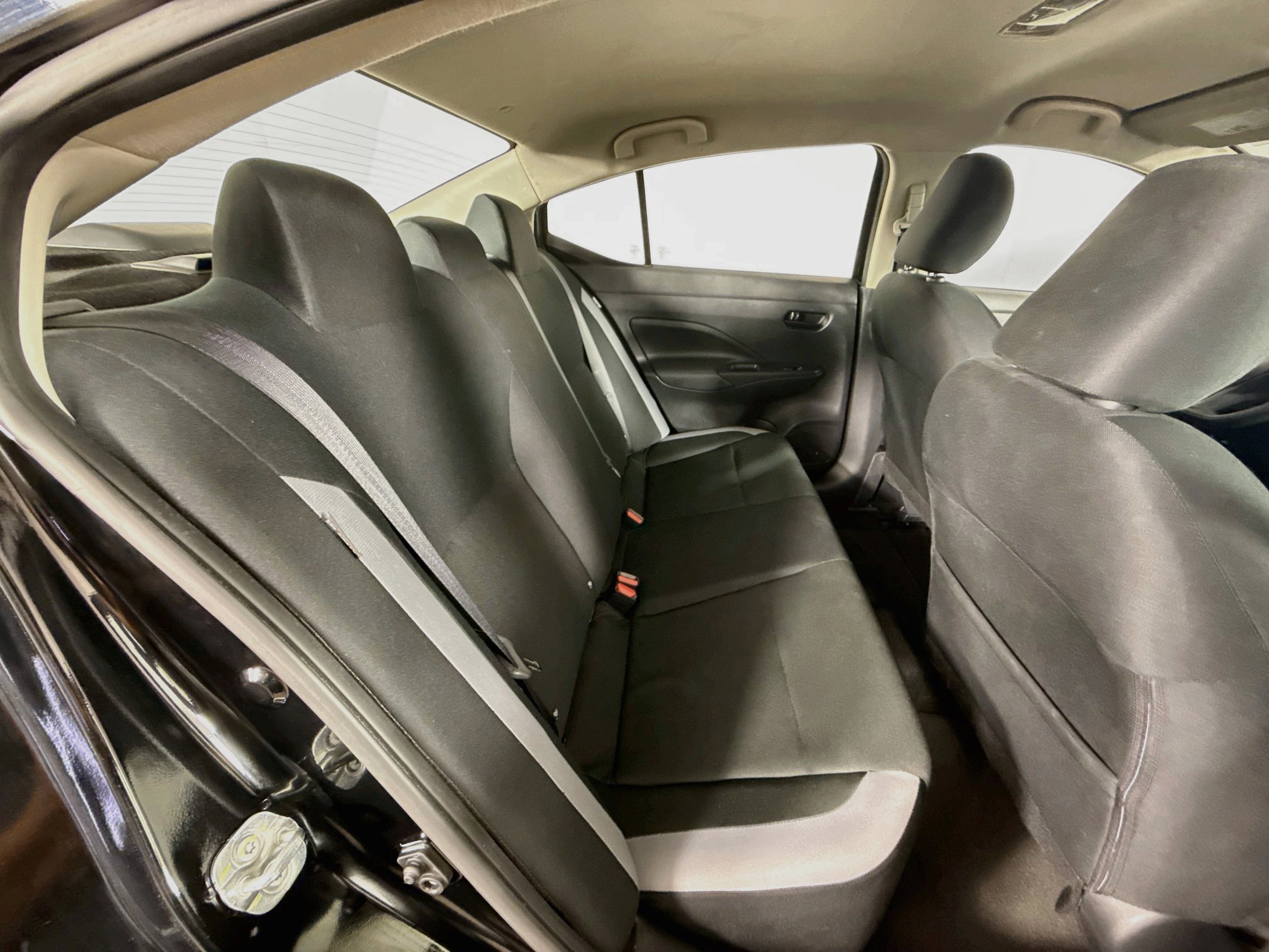 Used 2025 Nissan Versa S w/ Trunk Package FWD image 32
