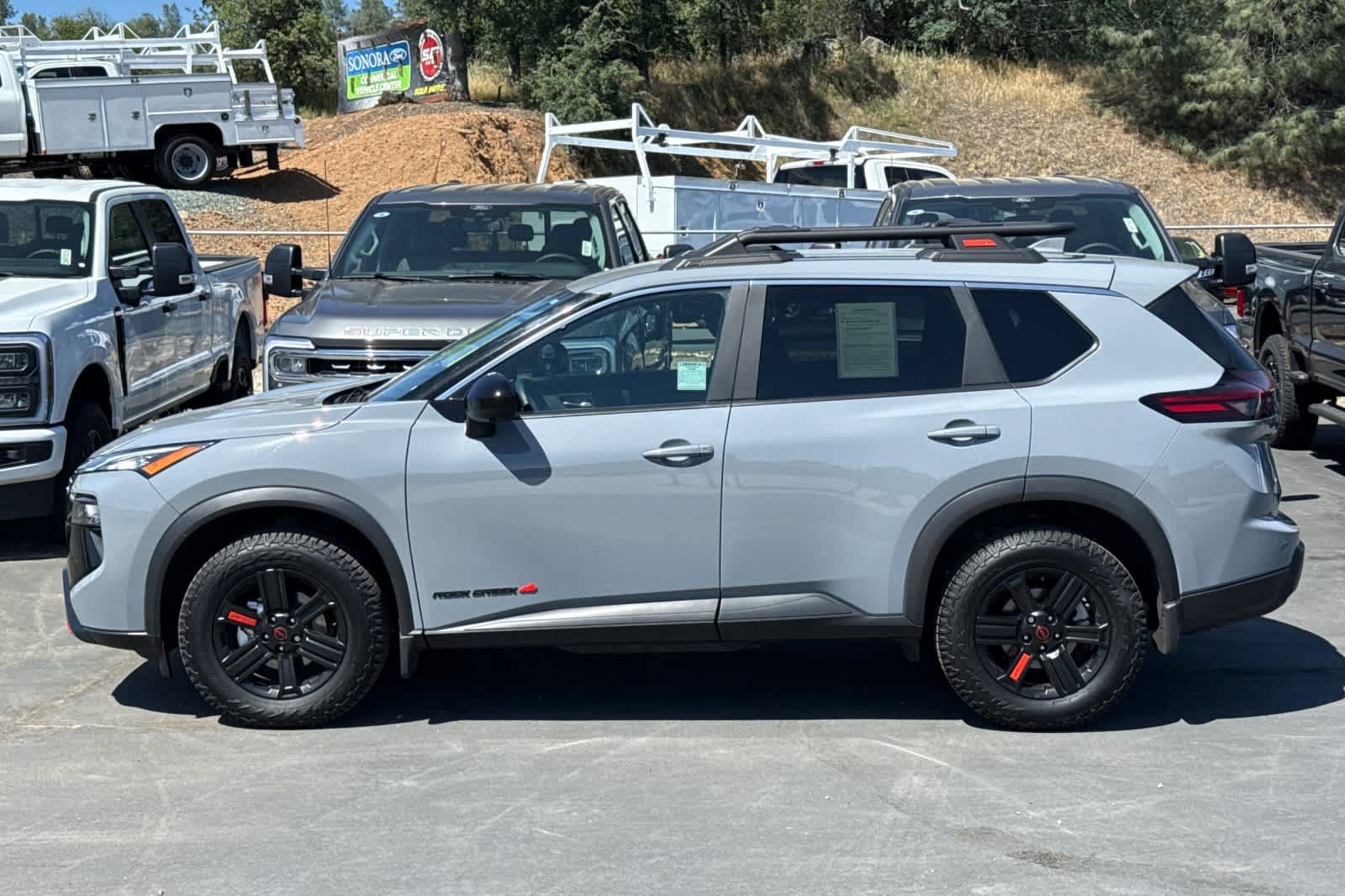 Used 2025 Nissan Rogue SV AWD/4WD image 7