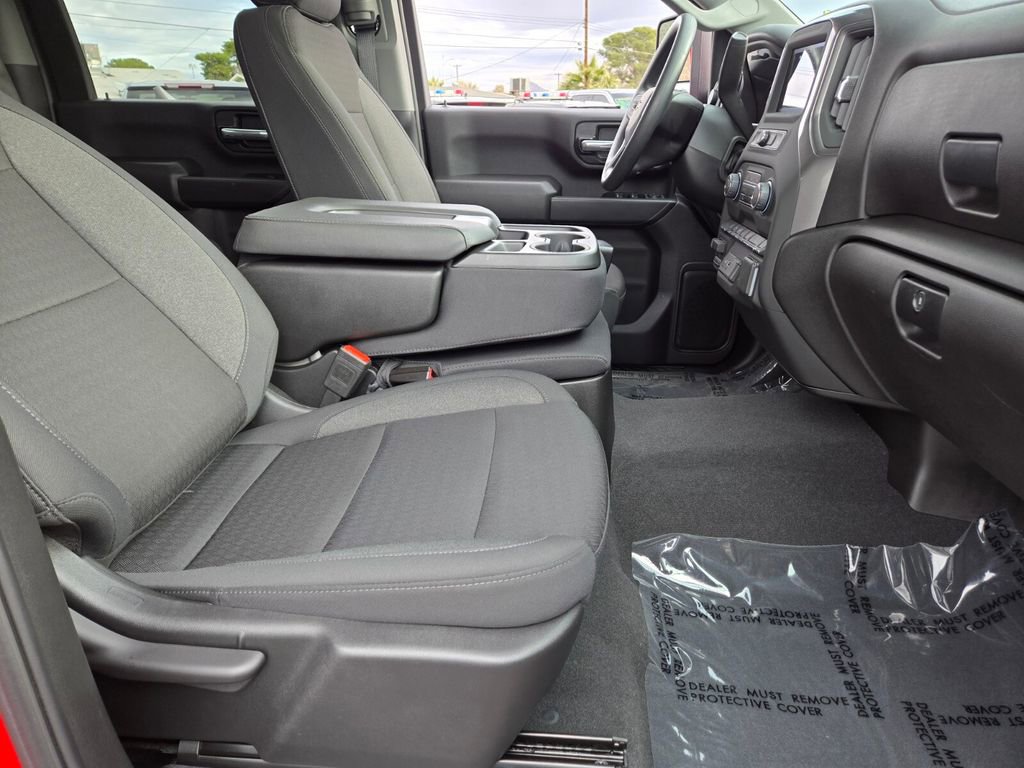 Used 2025 Chevrolet Silverado 2500 Custom w/ Custom Value Package image 15