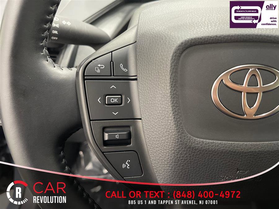 Used 2023 Toyota Prius LE FWD image 28