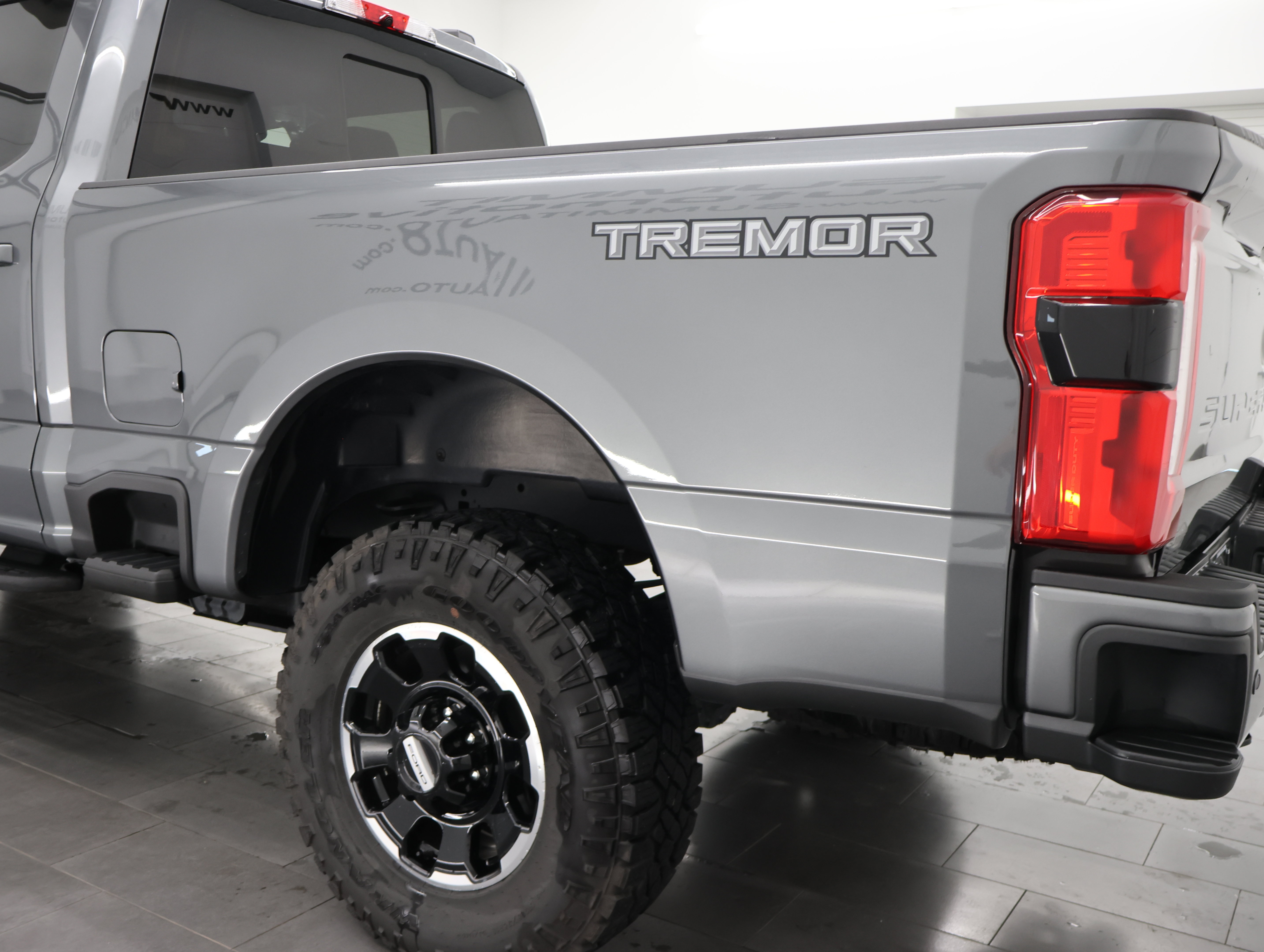 Used 2025 Ford F250 Lariat w/ Lariat Ultimate Package AWD/4WD image 35