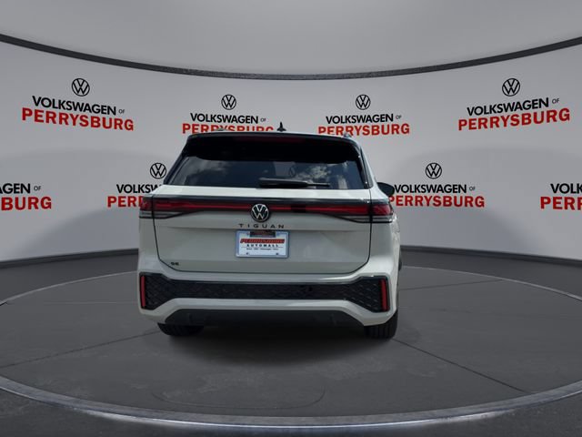 New 2026 Volkswagen Tiguan SE R-Line FWD image 7