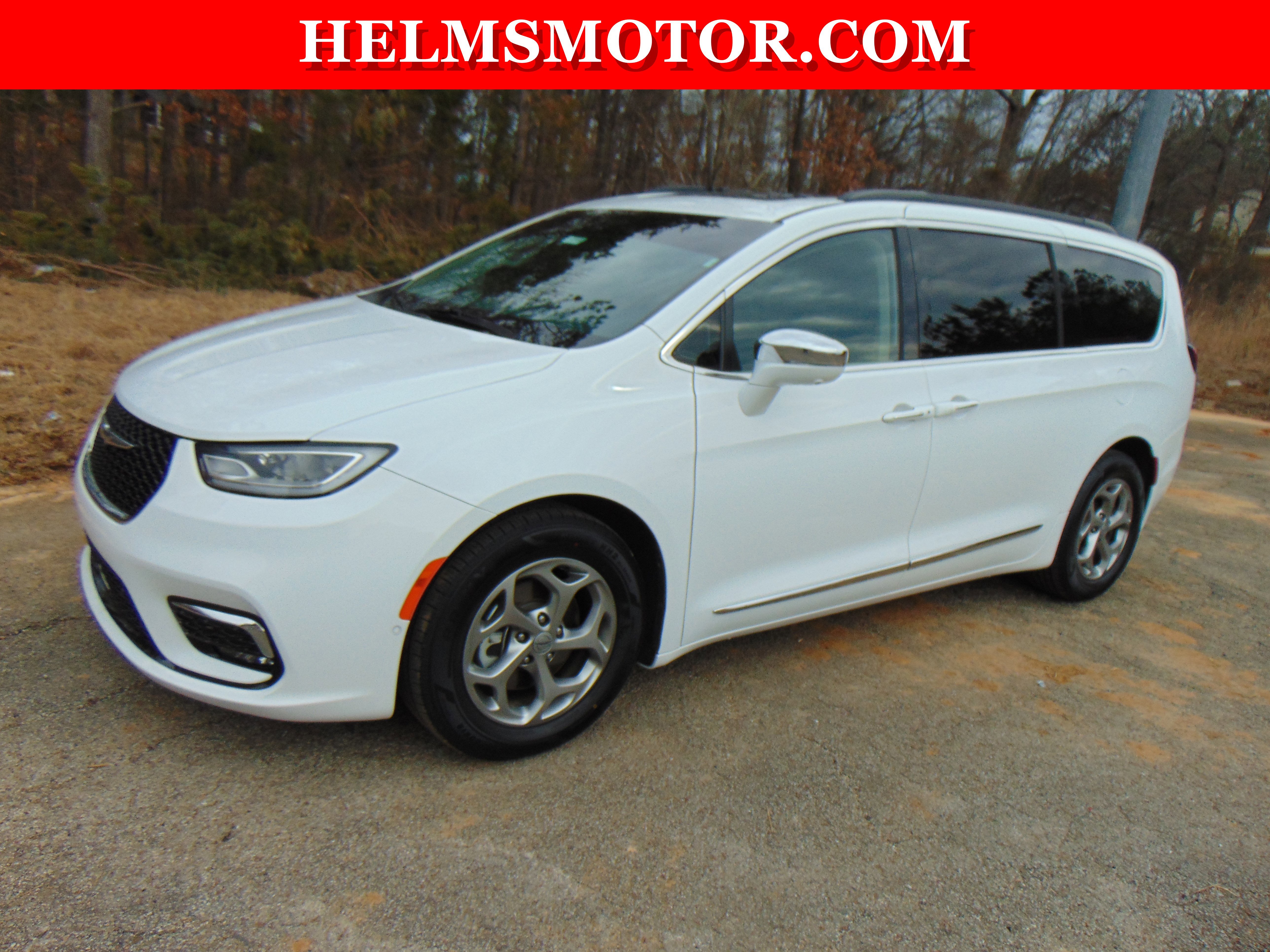 Certified 2022 Chrysler Pacifica Limited w/ Uconnect Theater Family Group image 10