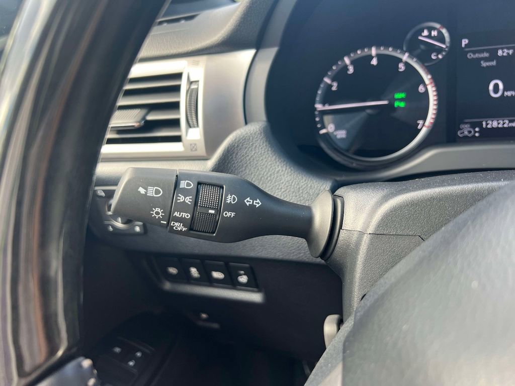 Used 2023 Lexus GX 460 Luxury w/ Sport Design Package image 27