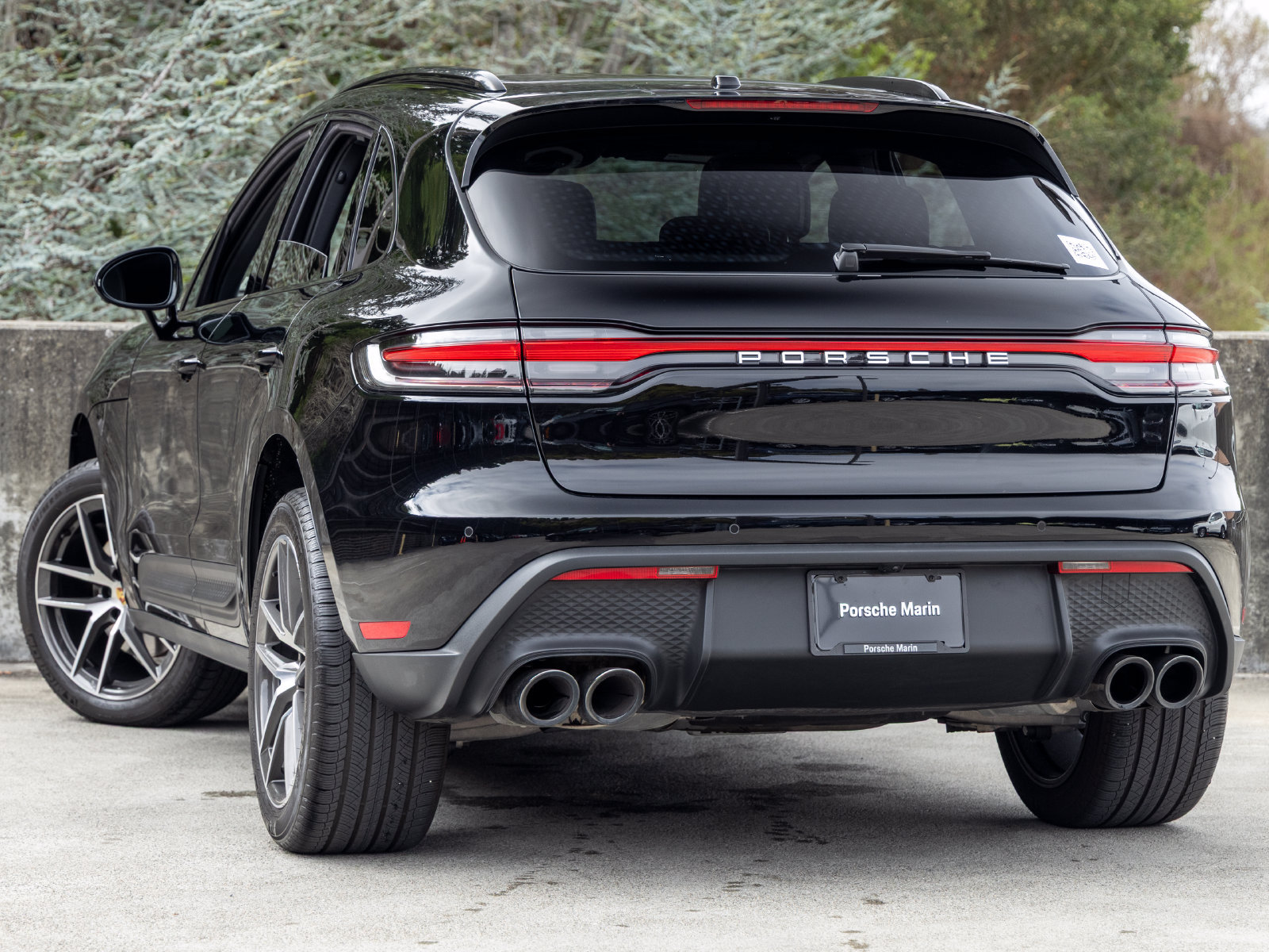 Used 2026 Porsche Macan AWD/4WD image 3
