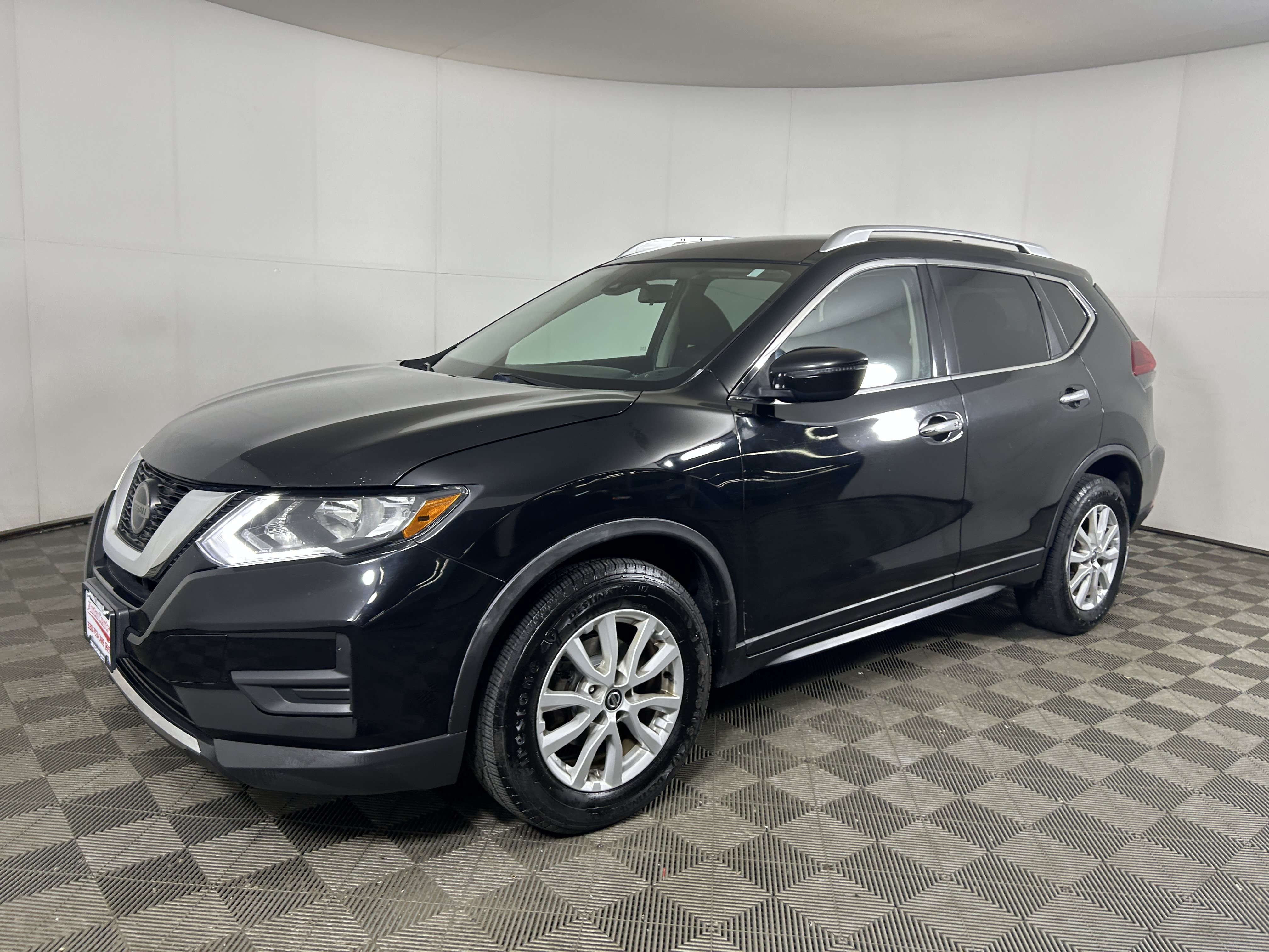 Used 2020 Nissan Rogue SV AWD/4WD image 1