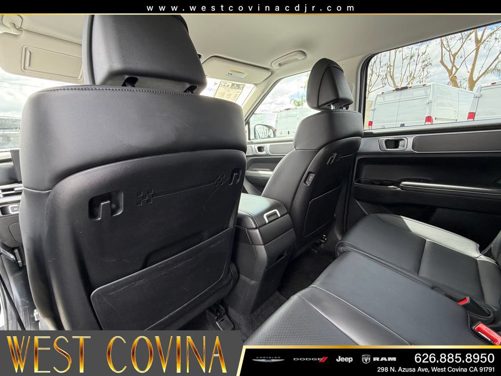 Used 2025 Hyundai Santa Fe SEL AWD/4WD image 35