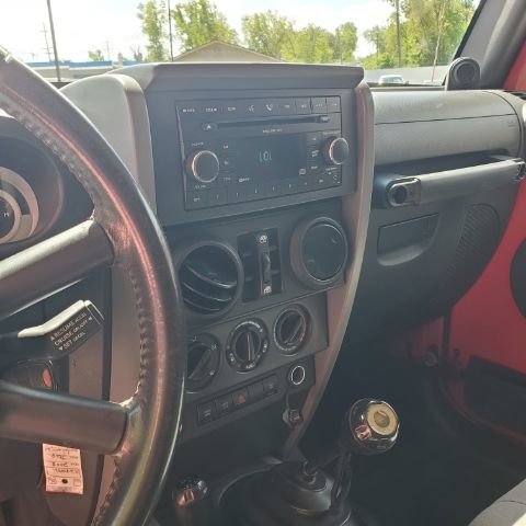 Used 2008 Jeep Wrangler Unlimited Rubicon w/ Dual Top Group AWD/4WD image 17