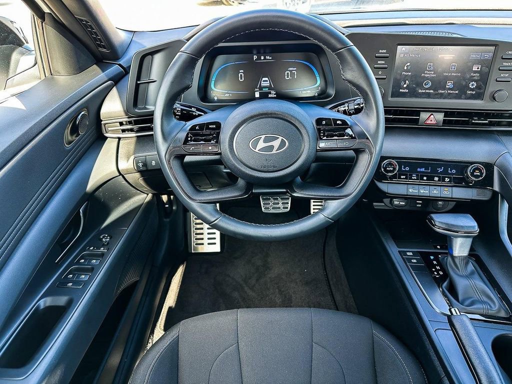 Used 2025 Hyundai Elantra Sport w/ Cargo Package image 20