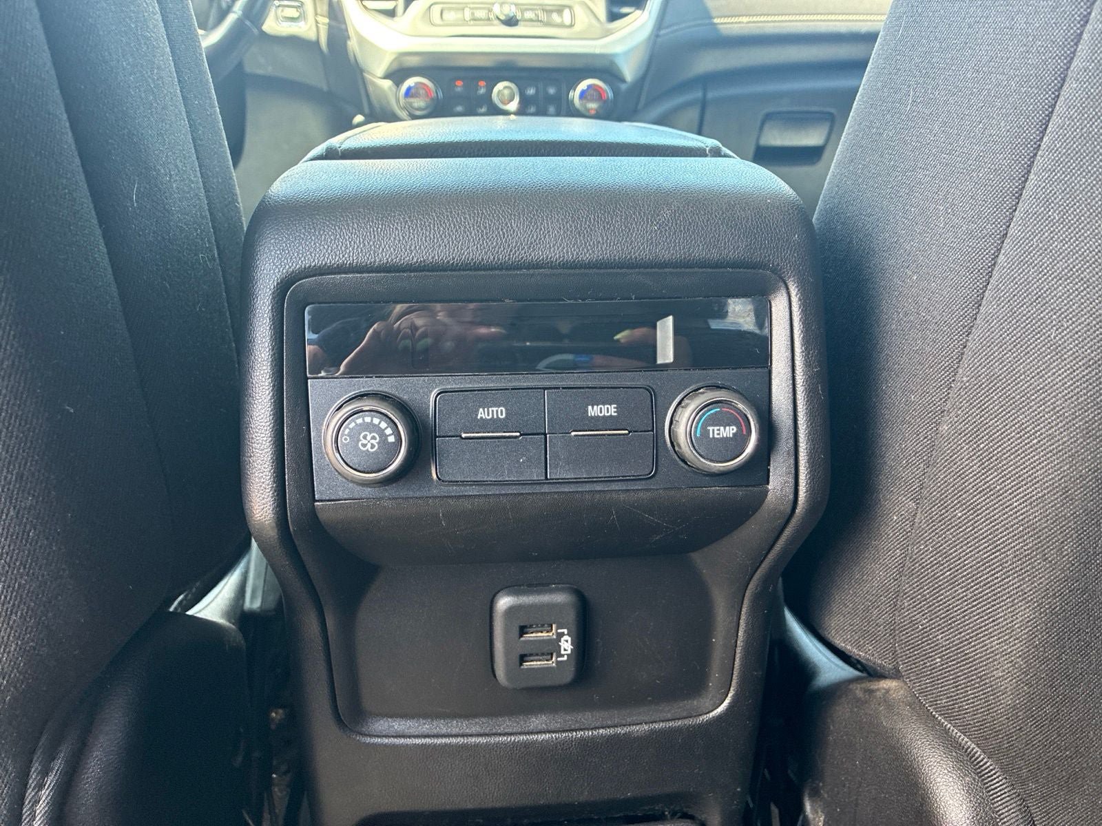 Used 2019 GMC Acadia SLE AWD/4WD image 17