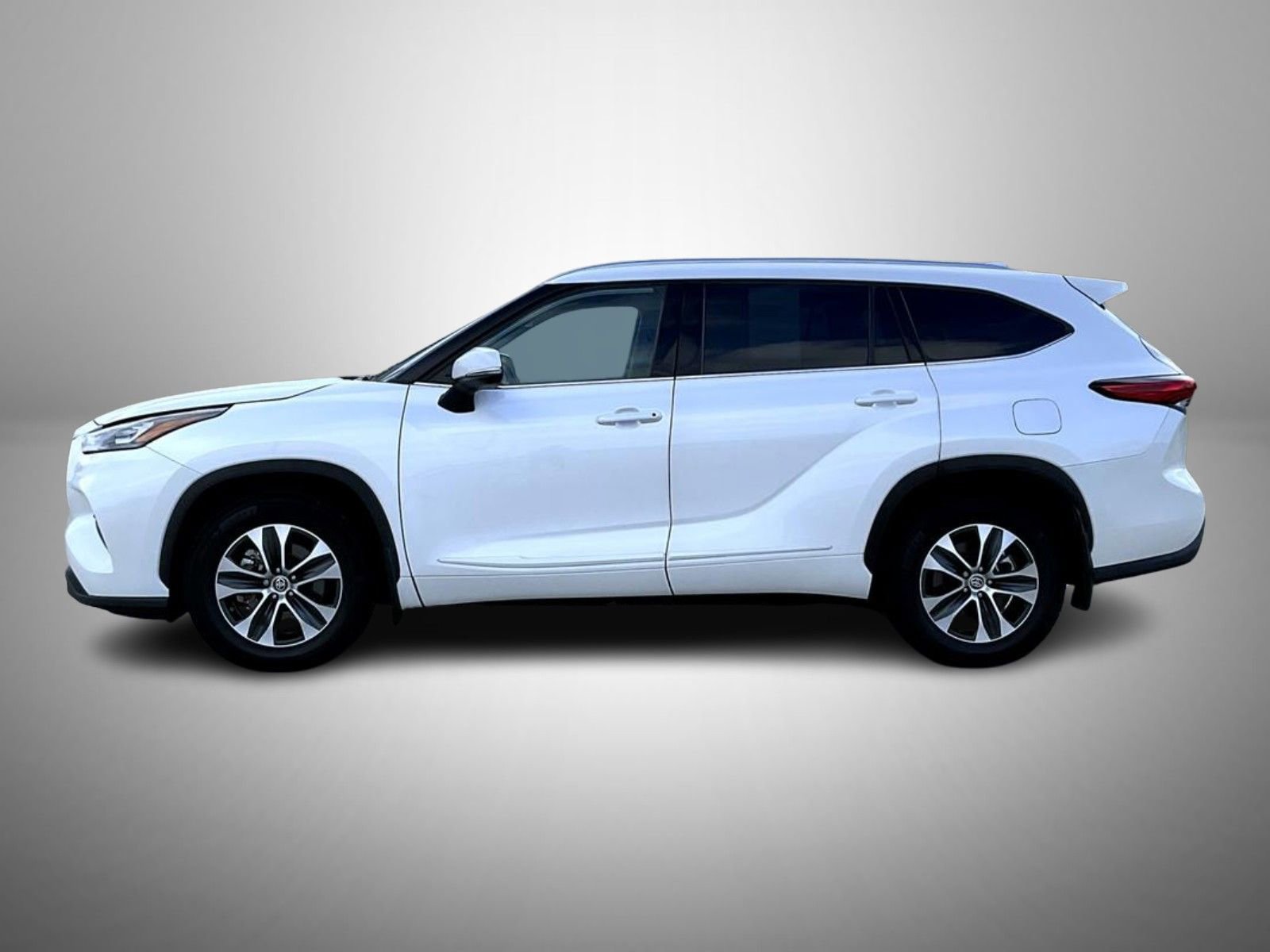 Used 2020 Toyota Highlander XLE image 8