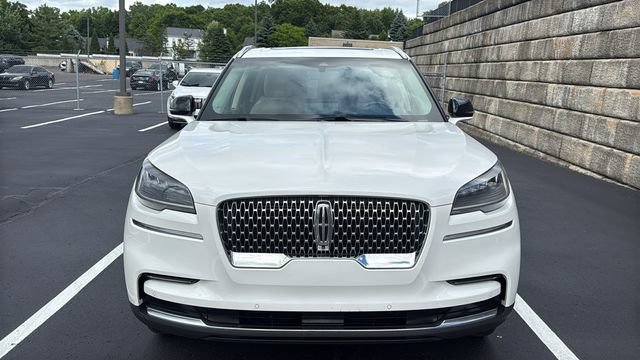 Used 2023 Lincoln Aviator Reserve w/ Elements Package Plus AWD/4WD image 8