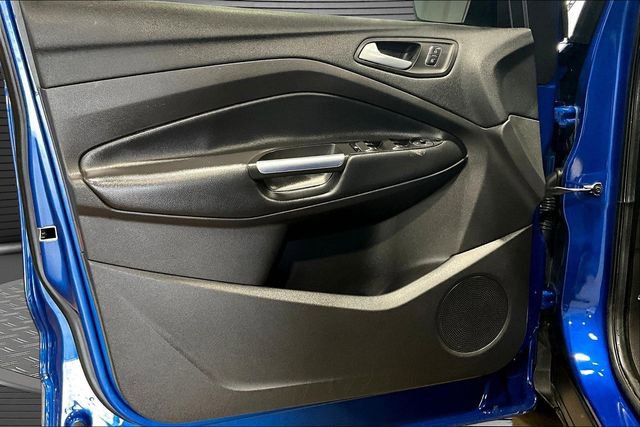Used 2017 Ford Escape SE w/ Equipment Group 201A FWD image 16