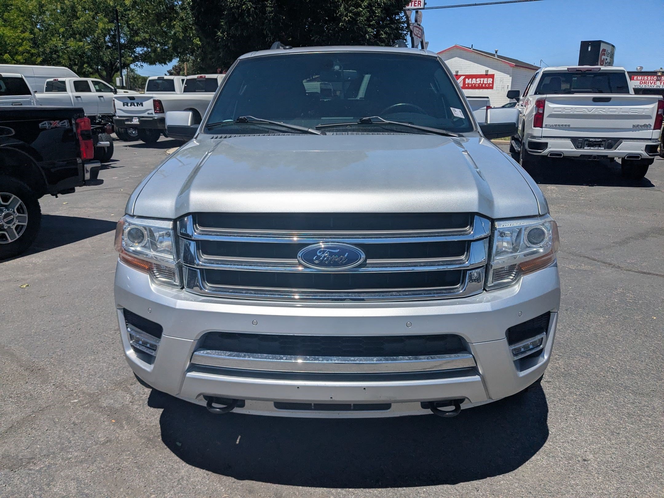 Used 2016 Ford Expedition Limited AWD/4WD image 11