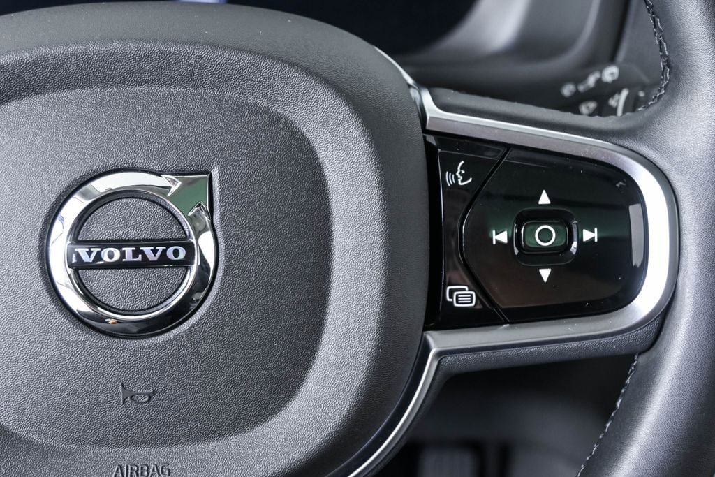 Certified 2025 Volvo XC90 B5 Core w/ Protection Package Premier AWD/4WD image 12