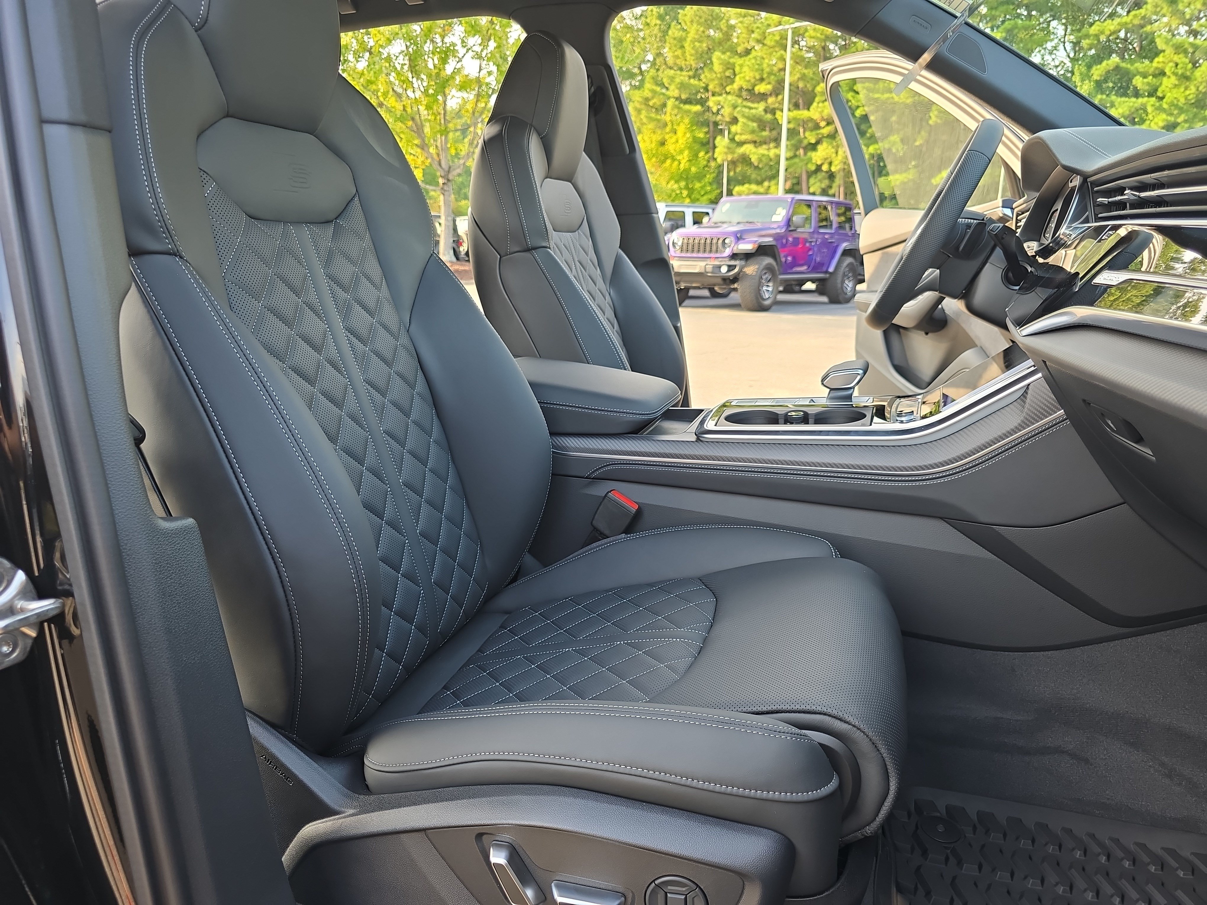 New 2026 Audi SQ7 Premium Plus AWD/4WD image 10