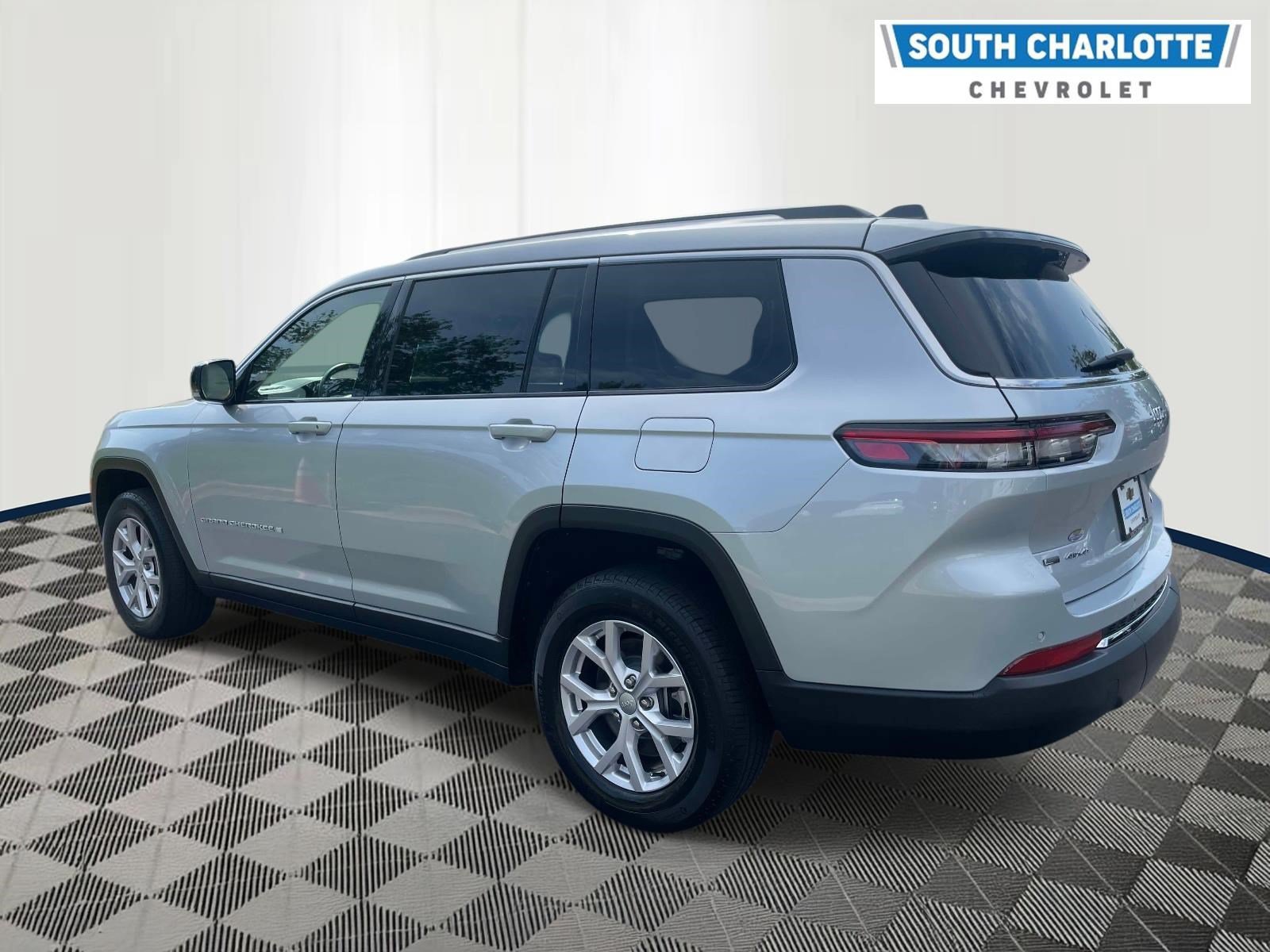 Used 2022 Jeep Grand Cherokee L Limited w/ Luxury Tech Group II AWD/4WD image 6
