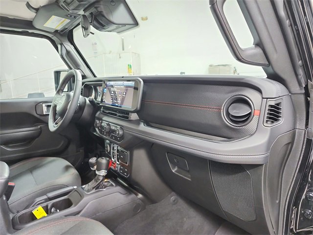 Used 2025 Jeep Wrangler Unlimited Rubicon image 34