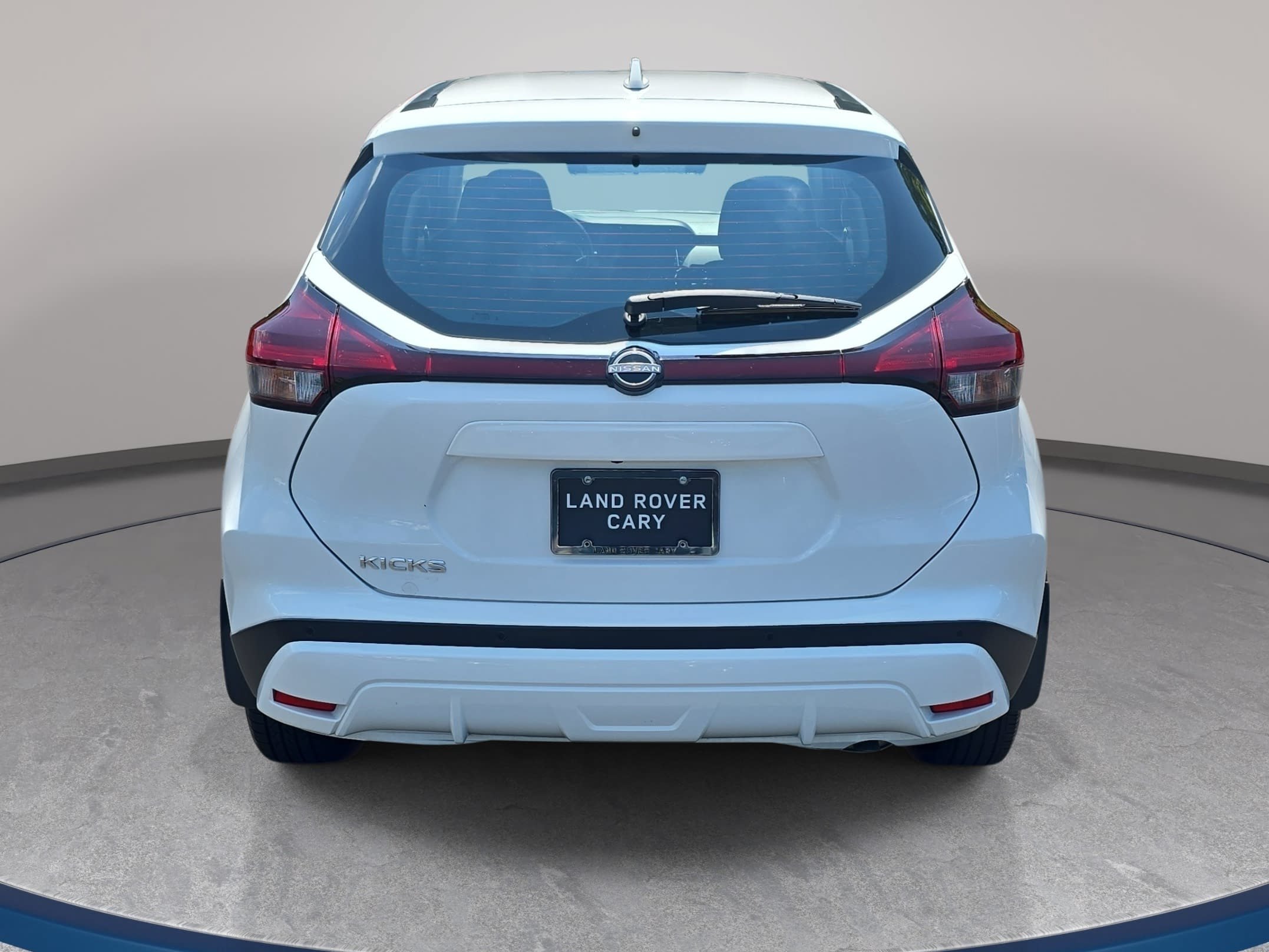 Used 2025 Nissan Kicks Play S FWD image 6