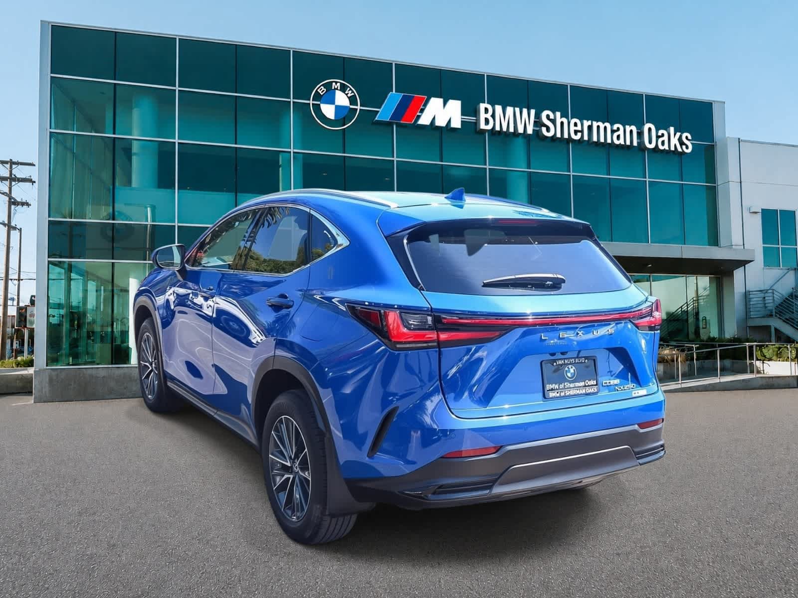Used 2025 Lexus NX 250 FWD image 6