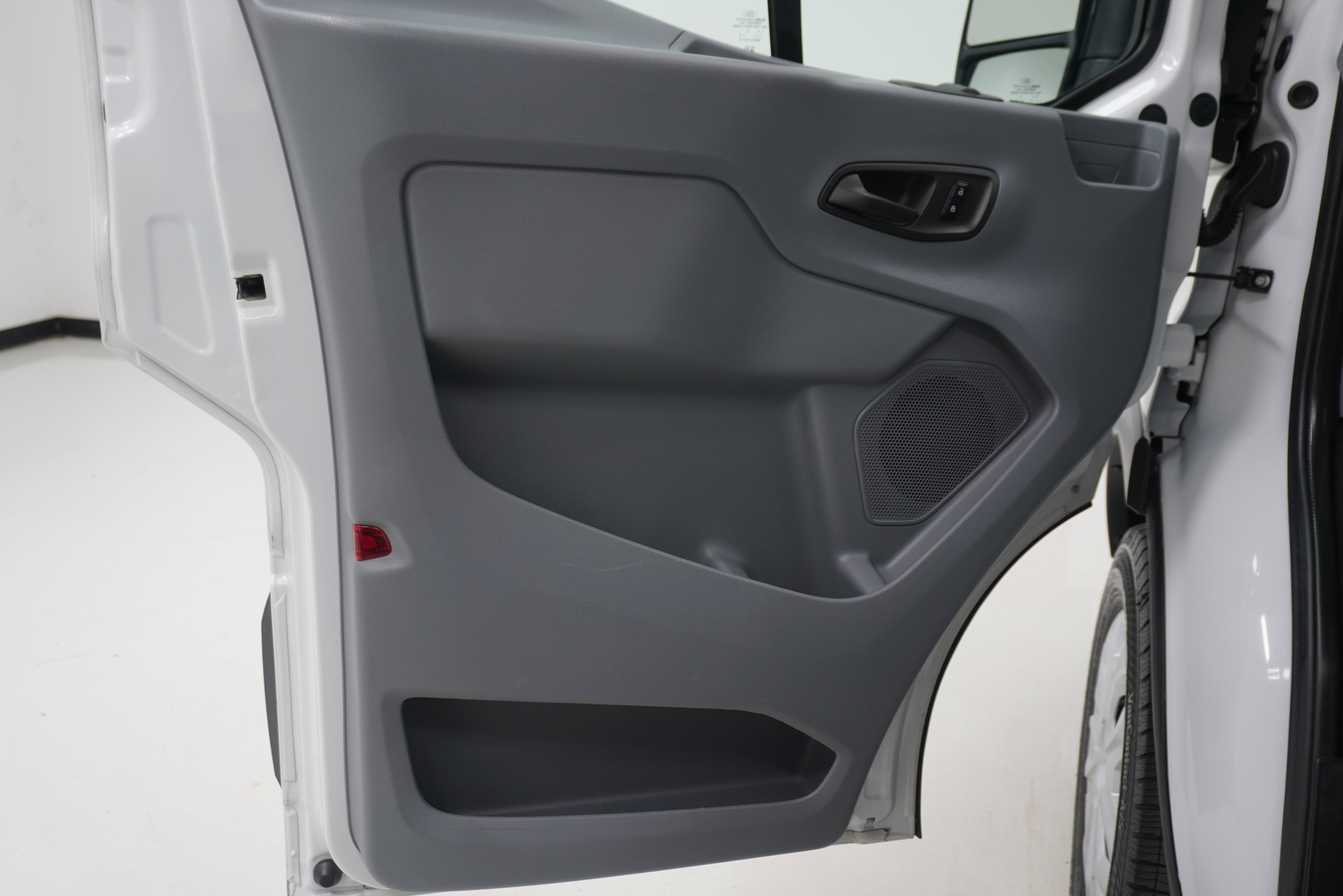 Used 2016 Ford Transit 250 130 Low Roof w/ Exterior Upgrade Package image 11