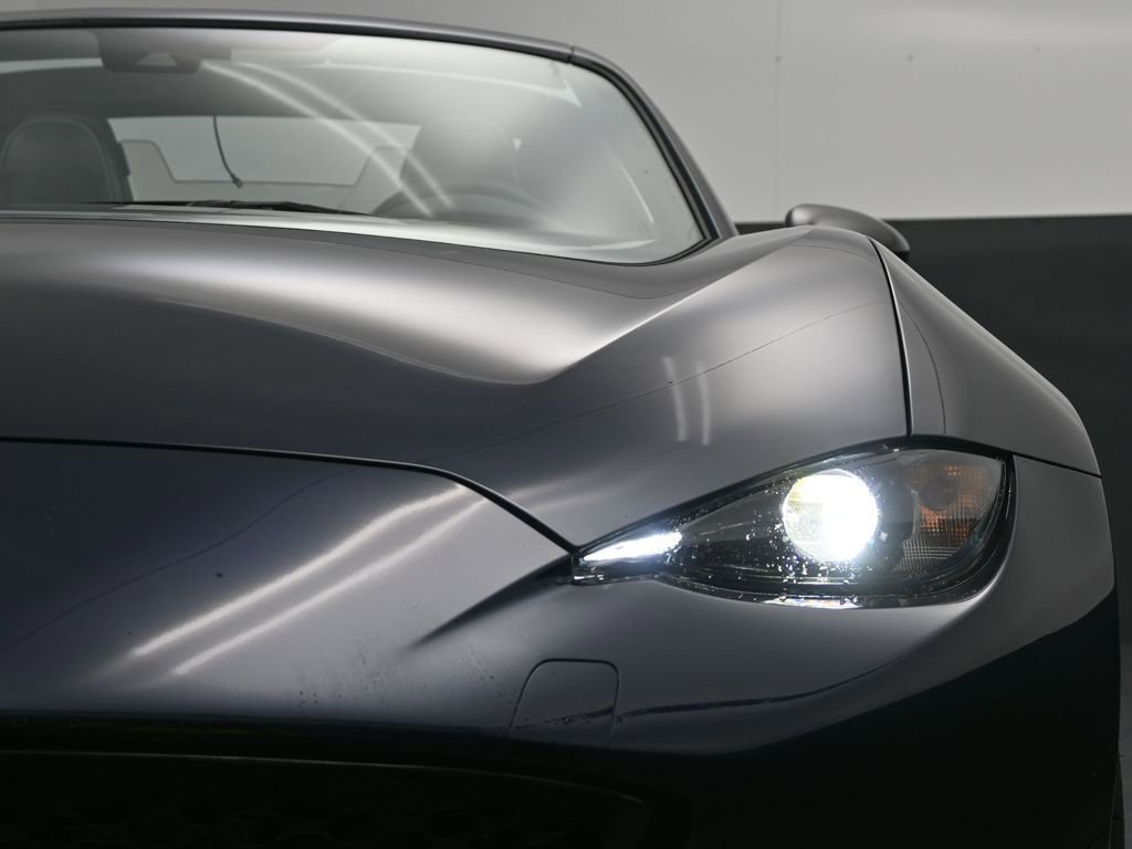 Used 2022 MAZDA MX-5 Miata Club w/ Weather Package image 11