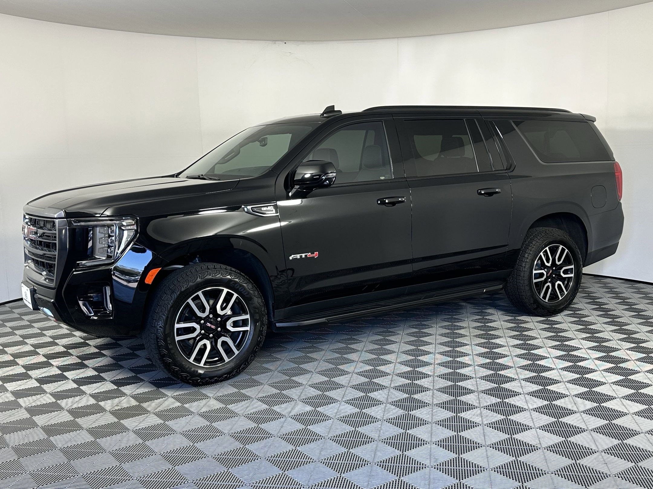 Used 2024 GMC Yukon XL AT4 w/ Technology Package